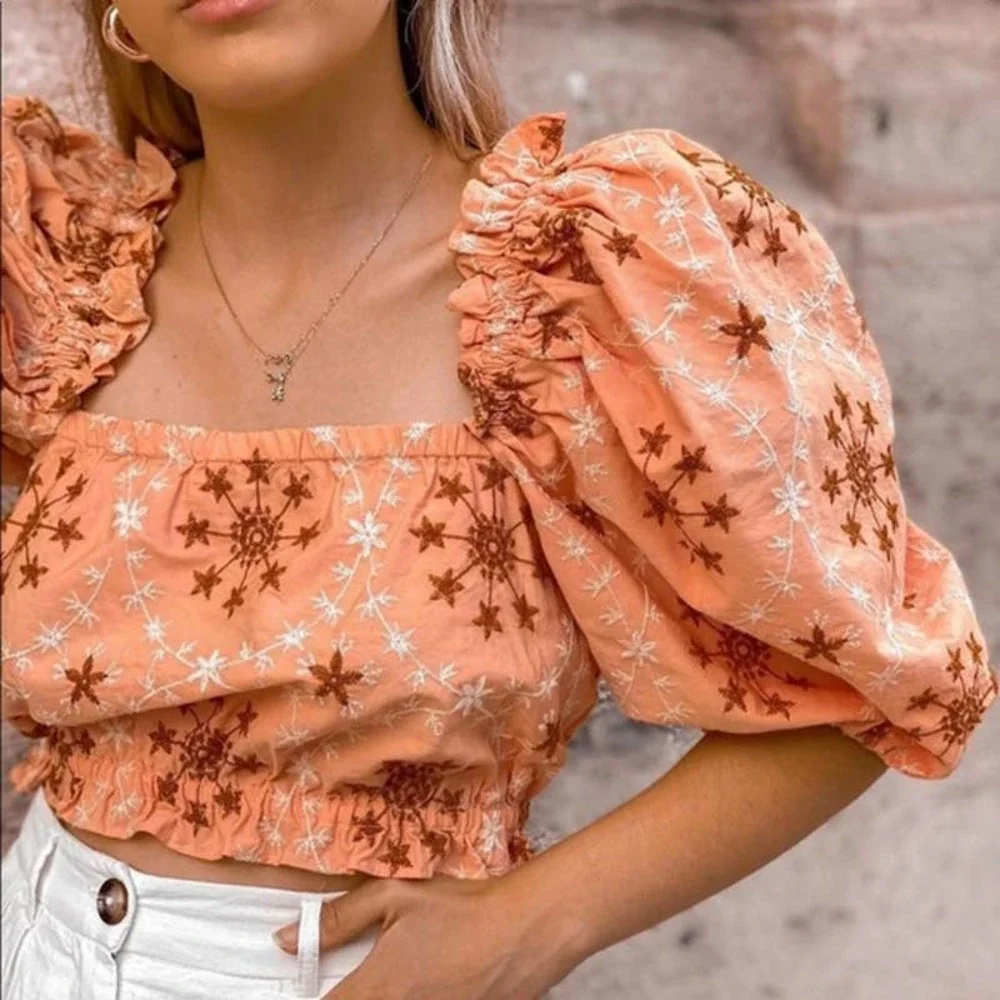 Zara Embroidered Voluminous Crop Top in Salmon - Picture 13 of 14